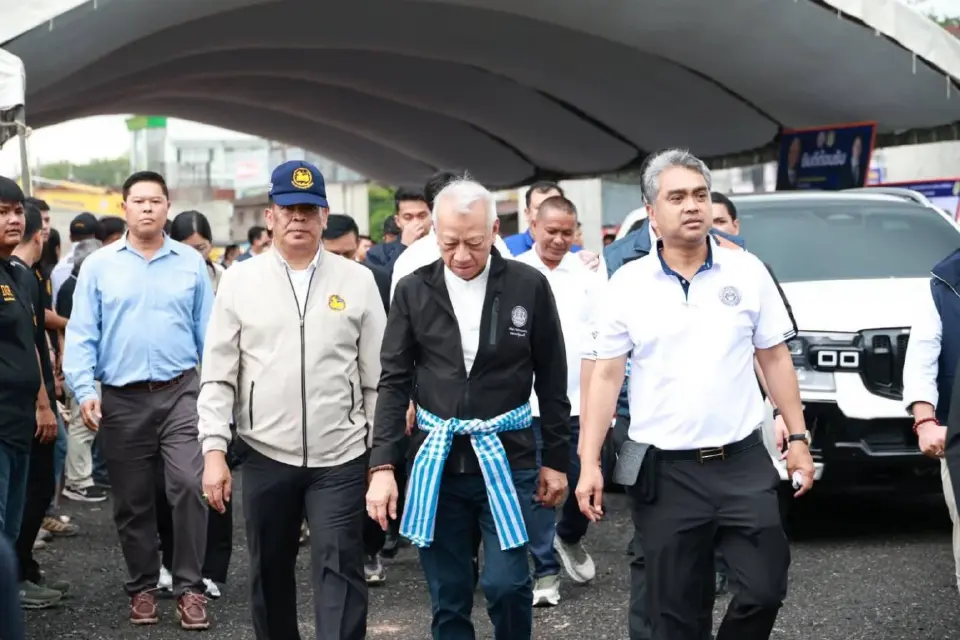 พิพัฒน์ รัชกิจประการ