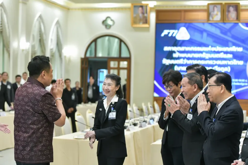 นางพิมพ์ใจ ลี้อิสสระนุกูล ประธานสภาอุตสาหกรรมแห่งประเทศไทย นำคณะผู้บริหารสภาอุตสาหกรรมแห่งประเทศไทย วาระปี 2569 - 2571 เข้าเยี่ยมคารวะนายอนุทิน ชาญวีรกูล นายกรัฐมนตรีและรมว.มหาดไทย  