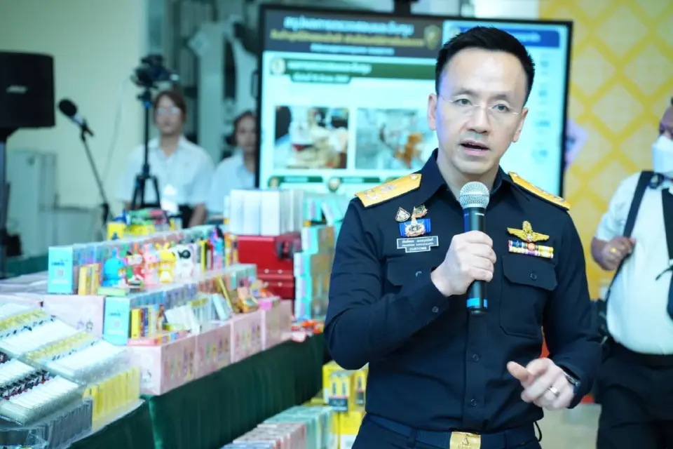 นายพันธ์ทอง ลอยกุลนันท์ อธิบดีกรมศุลกากร