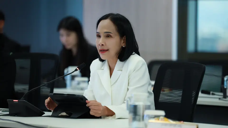พรอนงค์ บุษราตระกูล เลขาธิการ ก.ล.ต.จับมือ ธปท. ปปง. และ CIB เชื่อมข้อมูลธุรกรรมต้องสงสัย ติดตามเส้นทางเงินผิดกฎหมาย เพิ่มอำนาจสกัดคอลเซ็นเตอร์–อาชญากรรมไซเบอร์เชิงรุก