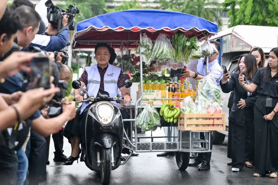 โครงการไทยช่วยไทย รถพุ่มพวงพาณิชย์