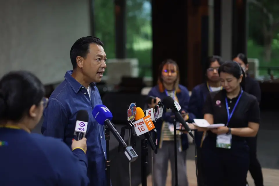 ดร.รักษ์ วรกิจโภคาทร ประธานเจ้าหน้าที่บริหาร BAM ให้สัมภาษณ์สื่อมวลชนภายหลังแถลงแผนการดำเนินงานในปี 2569.   