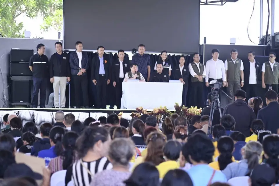 นายสุริยะ จึงรุ่งเรืองกิจ รัฐมนตรีว่าการกระทรวงเกษตรและสหกรณ์ ลงพื้นที่ประตูระบายน้ำสามพร้าว ตำบลสามพร้าว อำเภอเมืองอุดรธานี จังหวัดอุดรธานี