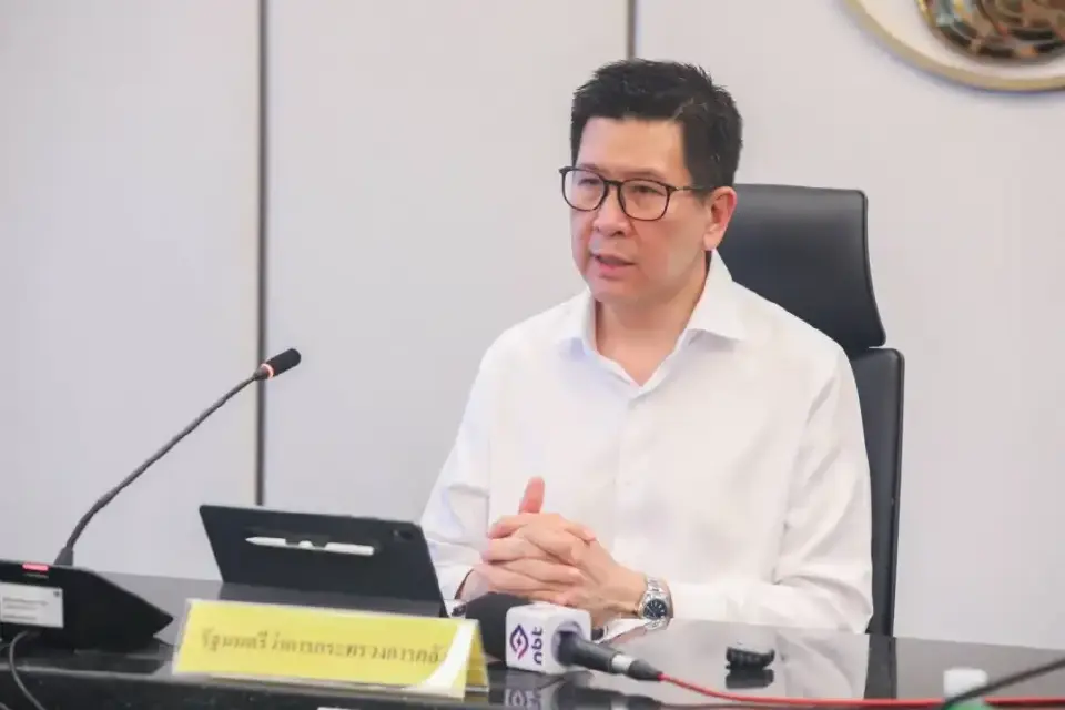 นายเอกนิติ นิติทัณฑ์ภาศ รองนายกรัฐมนตรีและรัฐมนตรีว่าการกระทรวงการคลัง