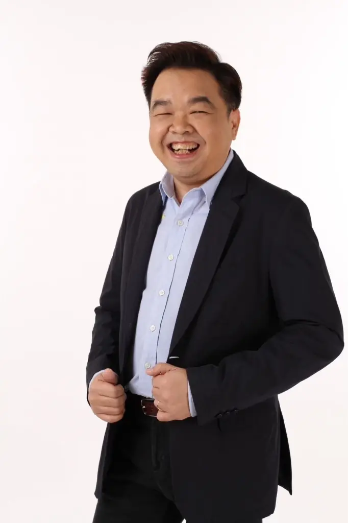 นายสุภัค หมื่นนิกร  CEO Siam Steak International Franchise co, Ltd และผู้ก่อตั้งสถาบันธุรกิจแฟรนไชส์อาหาร (FFI)