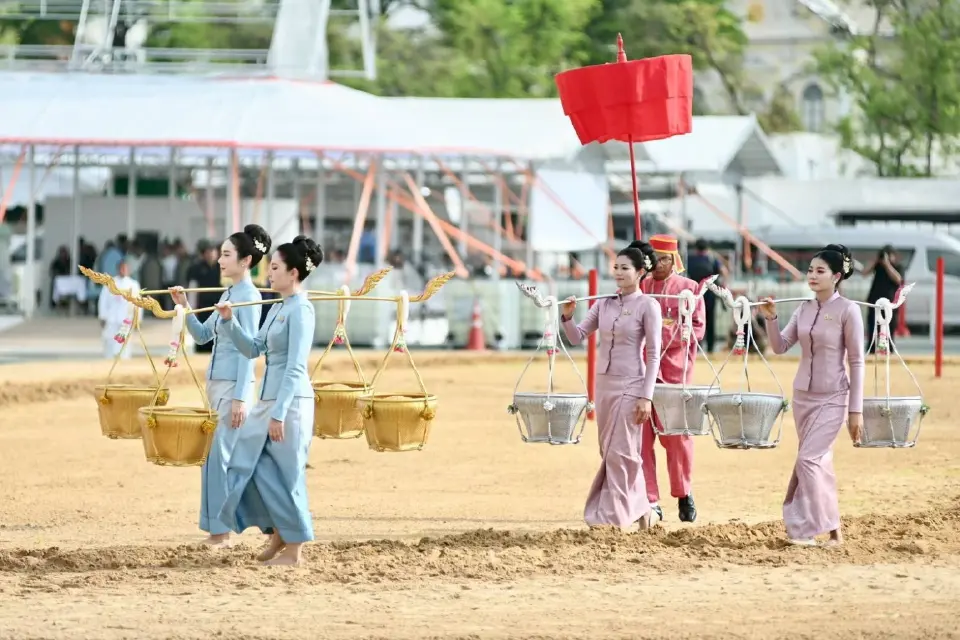 พระราชพิธีพืชมงคลจรดพระนังคัลแรกนาขวัญ