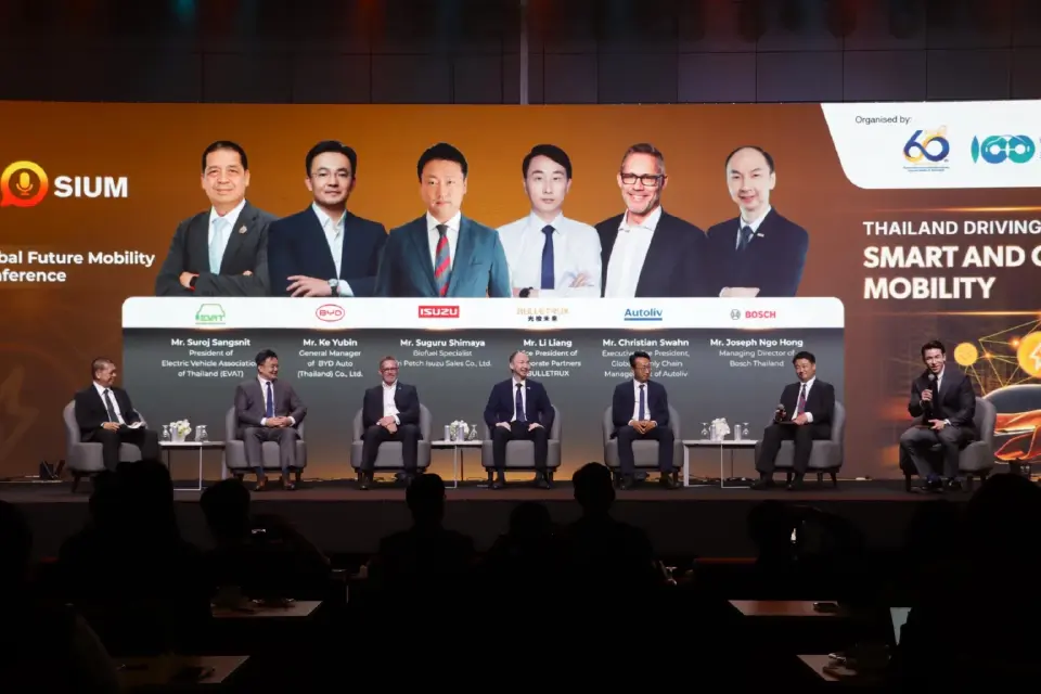 บรรยากาศบนเวที BOI Symposium ภายใต้หัวข้อ Thailand Driving Toward Smart and Green Mobility