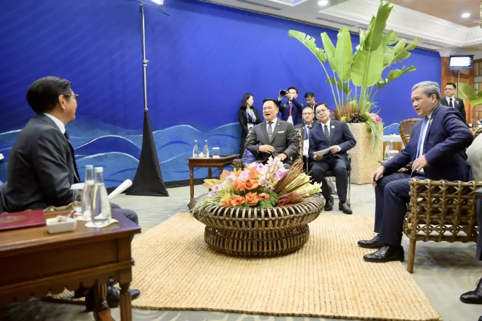 'อนุทิน' ถก 'ฮุนมาแนต' ตั้งทีมคุยนับหนึ่งสร้างสันติภาพ ไทย-กัมพูชา 
