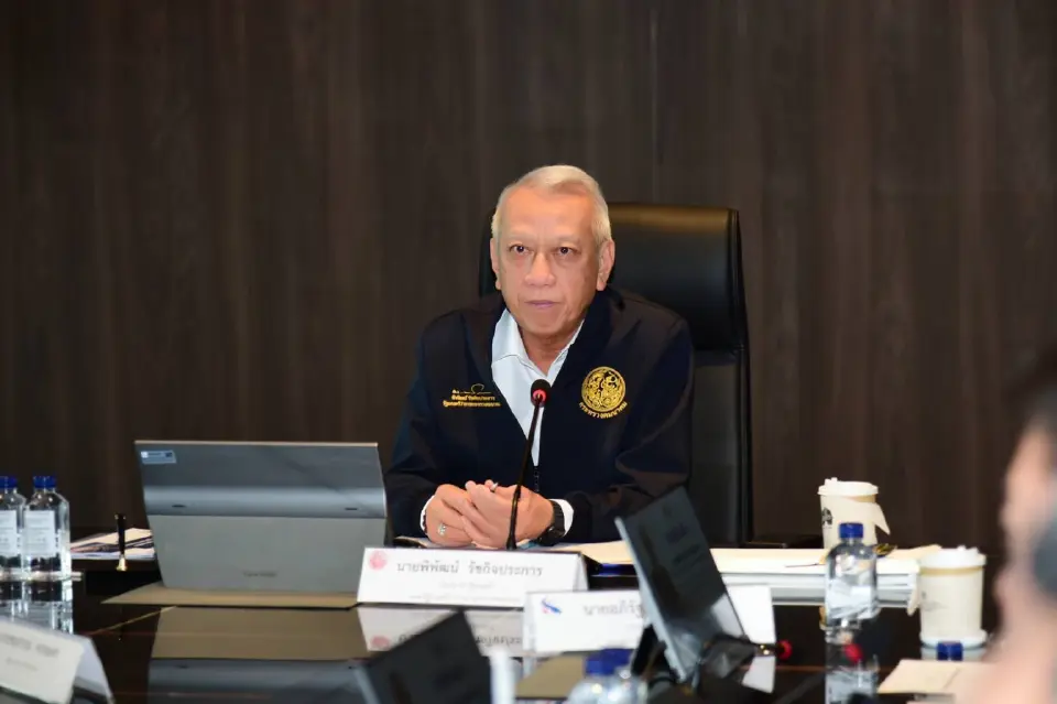 นายพิพัฒน์ รัชกิจประการ รองนายกรัฐมนตรีและรัฐมนตรีว่าการกระทรวงคมนาคม มอบนโยบายแก่การทางพิเศษแห่งประเทศไทย (กทพ.)
