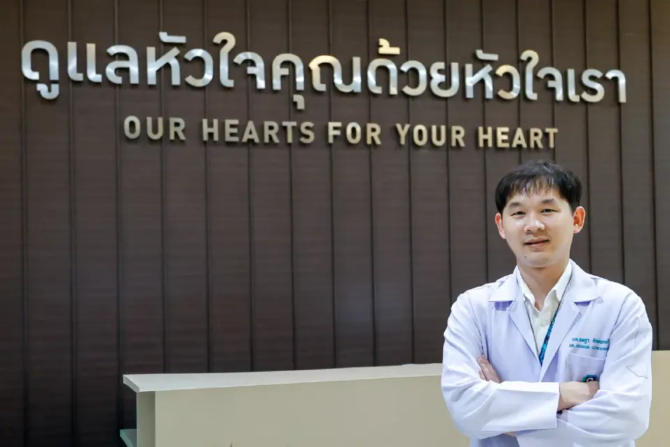 นพ.เจษฎา ลักขณาวงศ์ แพทย์ผู้ชำนาญการด้านอายุรศาสตร์โรคหัวใจ สถาบันหัวใจและหลอดเลือด โรงพยาบาลพระรามเก้า 