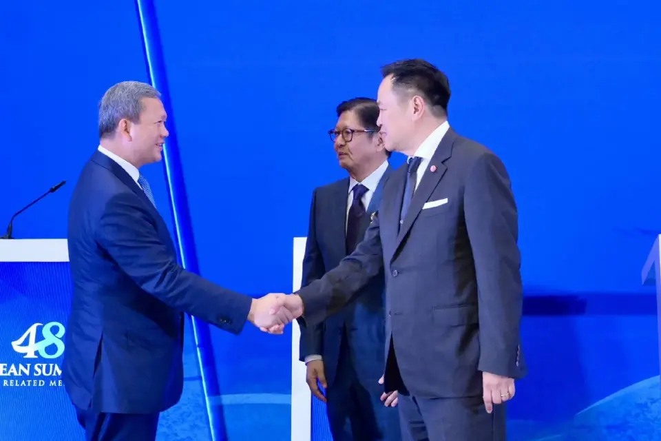 'อนุทิน' ถก 'ฮุนมาแนต' ตั้งทีมคุยนับหนึ่งสร้างสันติภาพ ไทย-กัมพูชา 