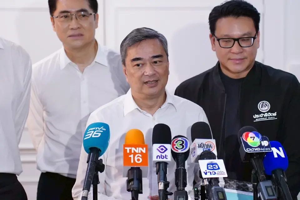 นายอภิสิทธิ์ เวชชาชีวะ หน.พรรคประชาธิปัตย์ให้สัมภาษณ์สเปกแคนดิเดตผู้ว่าฯ กทม.ของพรรคประชาธิปัตย์ (11 พ.ค.69)