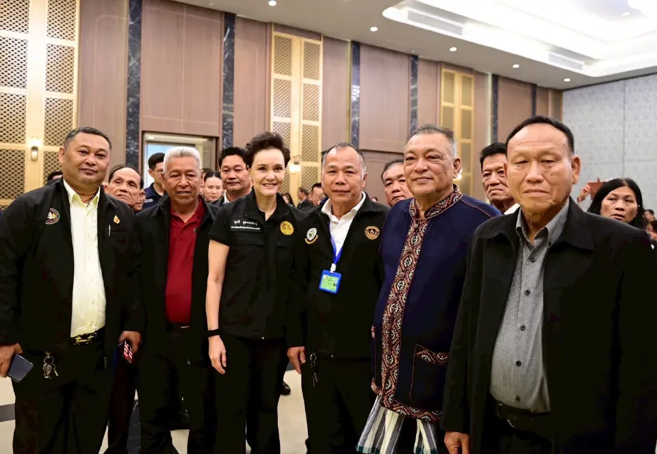 ศุภจีหารือกับเกษตรกรชาวนา