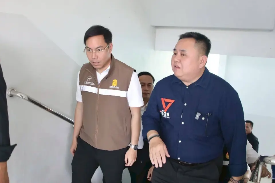 อัครนันท์ รมช.ศธ. ลุยโคราชแก้ตึกทรุด สส.พรรคประชาชน ชมรมต.รุ่นใหม่ไม่แบ่งฝ่าย