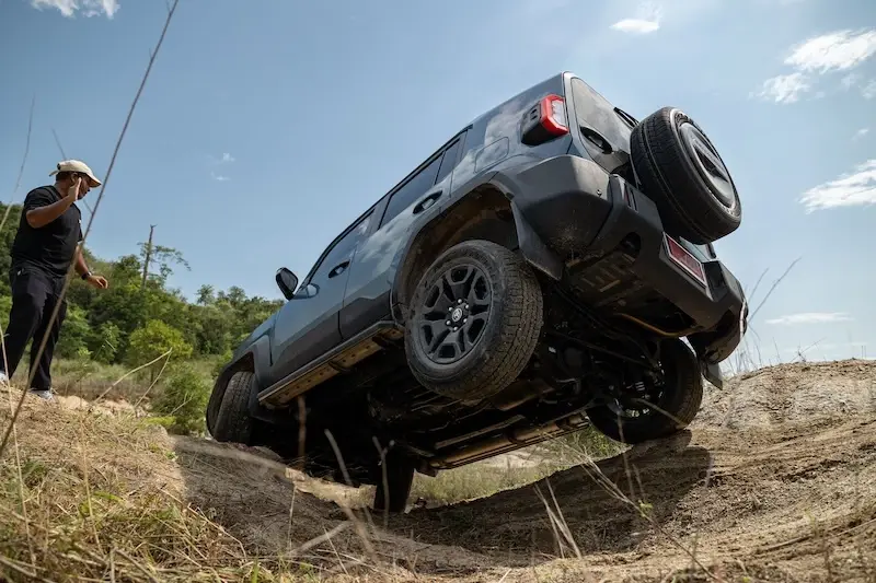 รีวิว Toyota Land Cruiser FJ