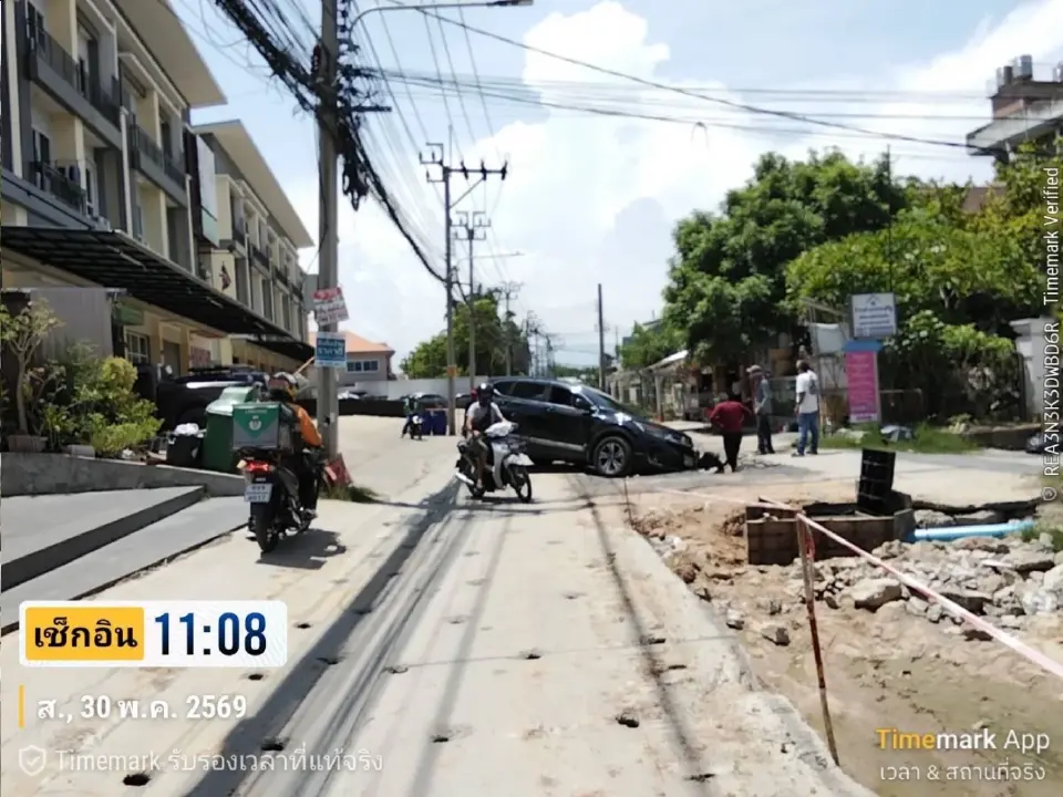 อุบัติเหตุรถตกถนน โครงการซ่อมถนนซอยดวงทอง นนทบุรี