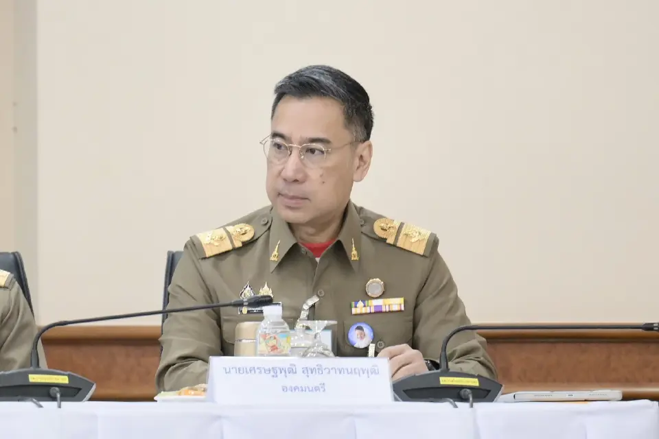 เปิดภาพ 'องคมนตรี' ร่วมประชุม กองบัญชาการ ปภ. เตรียมแผนรับมือภัยแล้ง-เอลนีโญ