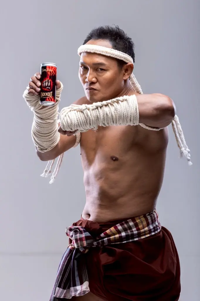 เปิดตัว "แสนชัย มวยไทยยิม" พรีเซนเตอร์ KNOCKOUT เครื่องดื่มไทยบุกตลาดโลก