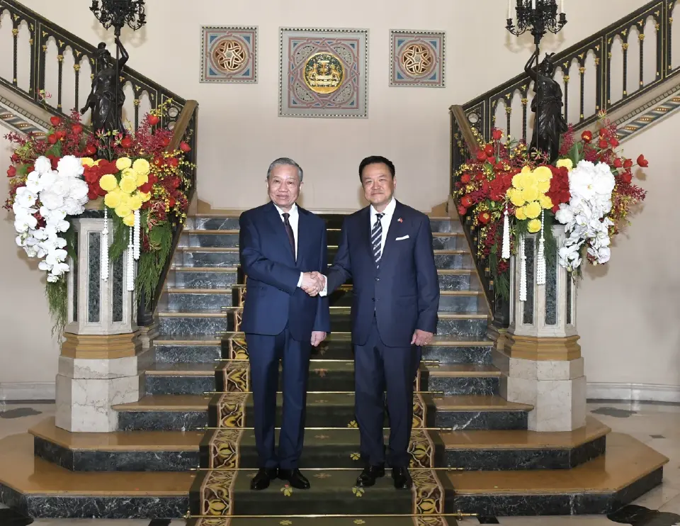 นายอนุทิน ชาญวีรกูล นายกรัฐมนตรี และรัฐมนตรีว่าการกระทรวงมหาดไทย และ นายโต เลิม เลขาธิการใหญ่พรรคคอมมิวนิสต์เวียดนามและประธานาธิบดีแห่งสาธารณรัฐสังคมนิยมเวียดนาม ณ ทำเนียบรัฐบาล