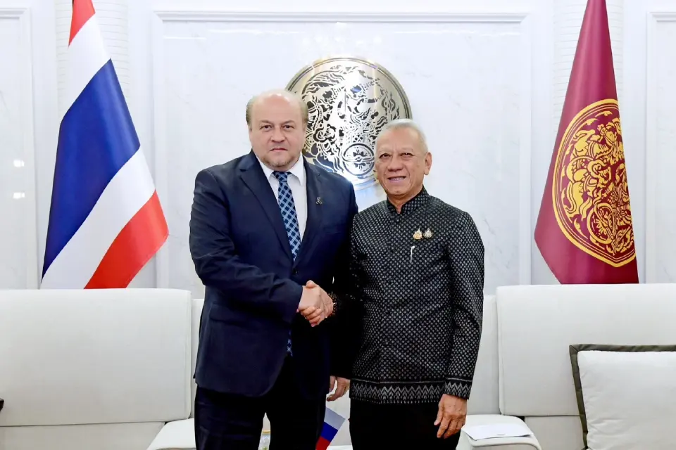 นายพิพัฒน์ รัชกิจประการ รองนายกรัฐมนตรีและรัฐมนตรีว่าการกระทรวงคมนาคม ให้การต้อนรับ นายเยฟเกนี โทมิคิน เอกอัครราชทูตสหพันธรัฐรัสเซียประจำประเทศไทย เพื่อหารือกระชับความสัมพันธ์ครบรอบ 128 ปี ระหว่างไทย-รัสเซีย