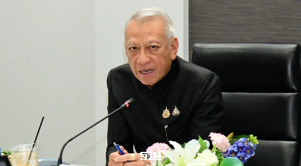 พิพัฒน์ รัชกิจประการ 