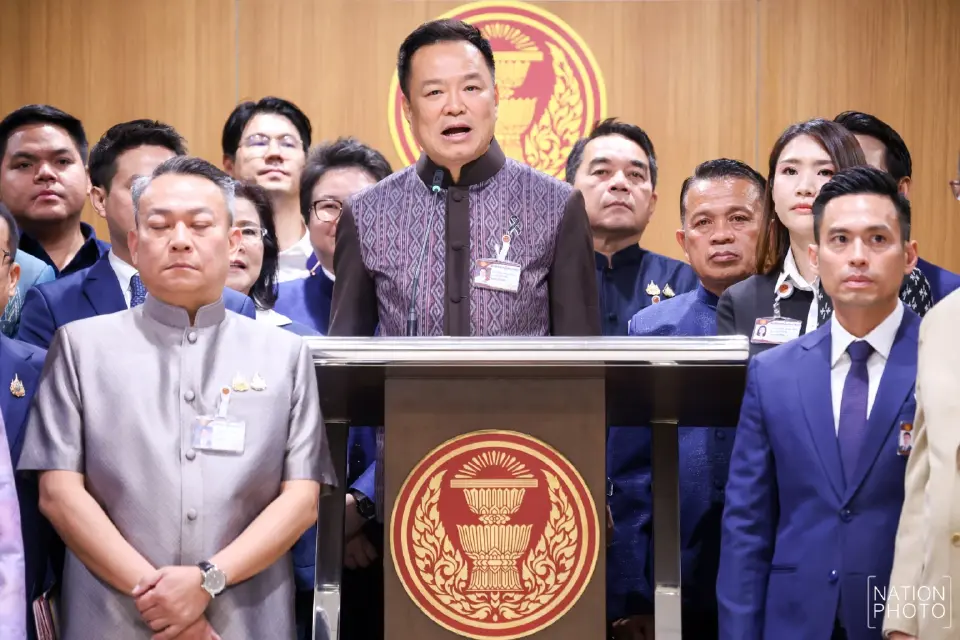 นายอนุทิน ชาญวีรกูล แถลงหลังการยื่นร่างแก้ไขรัฐธรรมนูญ
