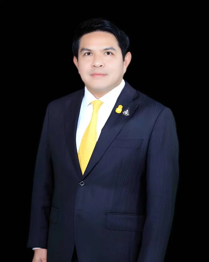 สุรศักดิ์ พันธ์เจริญวรกุล รัฐมนตรีว่าการกระทรวงการท่องเที่ยวและกีฬา 