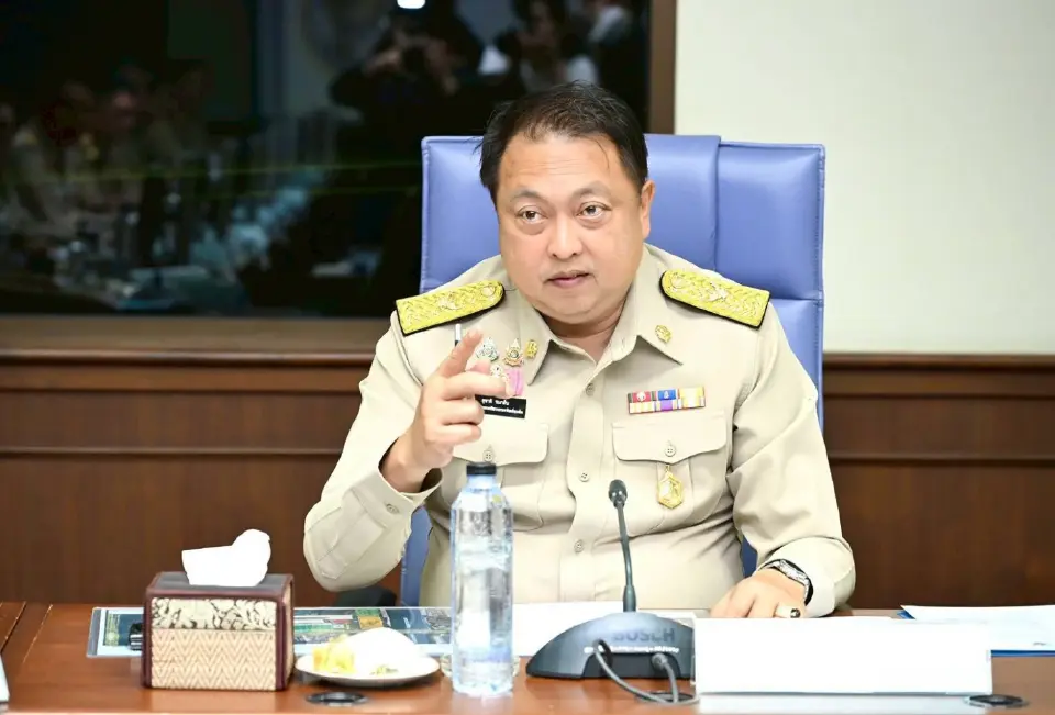 สุชาติ ชมกลิ่น รัฐมนตรีว่าการกระทรวงทรัพยากรธรรมชาติและสิ่งแวดล้อม