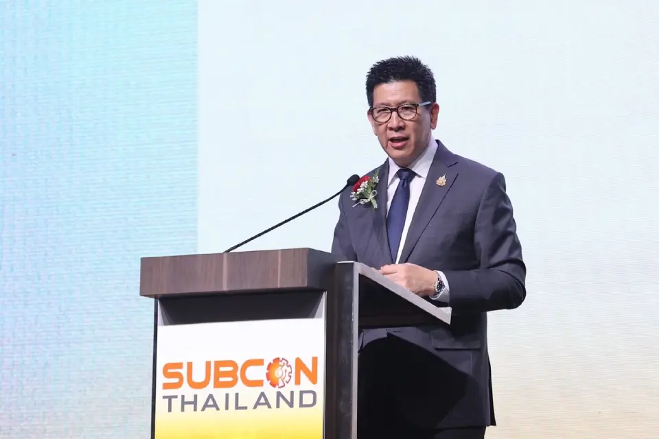 นายเอกนิติ นิติทัณฑ์ประภาศ รองนายกรัฐมนตรีและรัฐมนตรีว่าการกระทรวงการคลัง