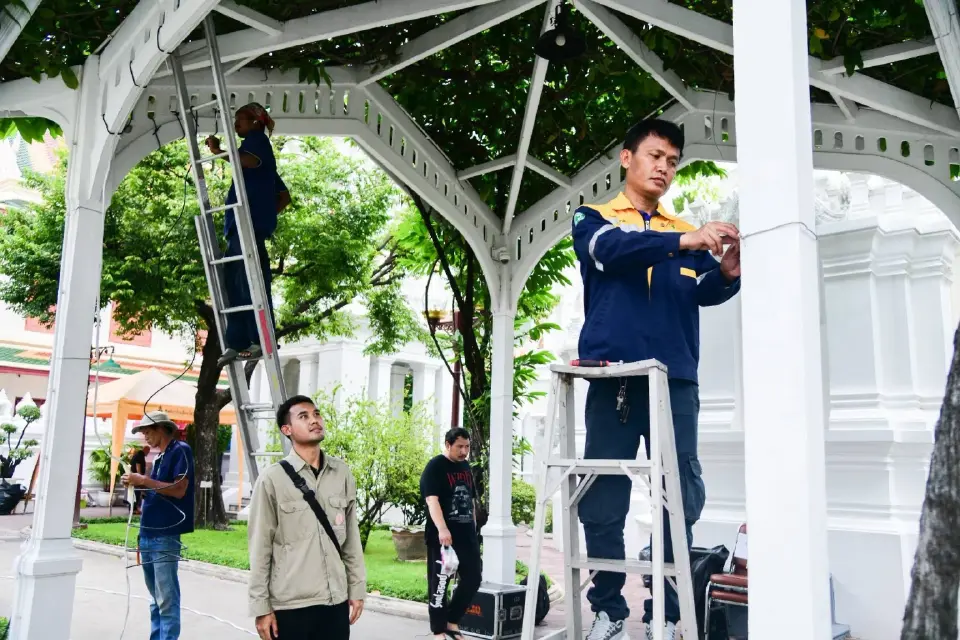 เร่งติดตั้งไฟประดับวัดสุทัศน์ และวัดราชบพิธ เฉลิมพระเกียรติสมเด็จพระสังฆราชฯ