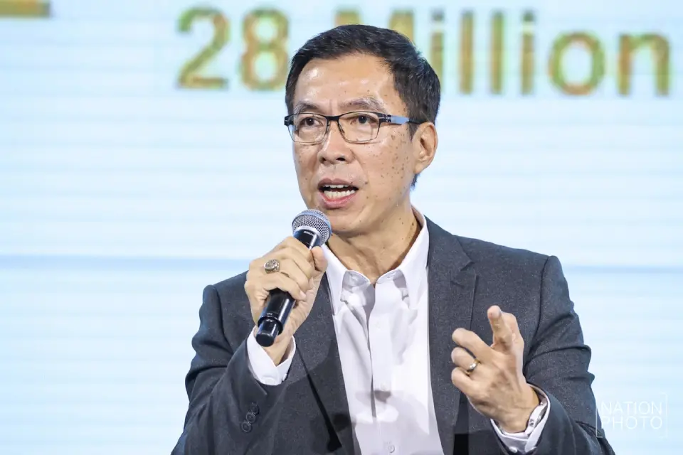 ผศ.ดร.พงษ์ชัย อธิคมรัตนกุล ผู้อำนวยการศูนย์ความเป็นเลิศด้านโลจิสติกส์ มหาวิทยาลัยเทคโนโลยีพระจอมเกล้าธนบุรี (มจธ.) 
