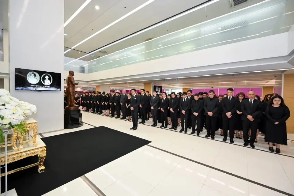 เมืองไทยประกันชีวิตร่วมแสดงความอาลัยเบื้องพระฉายาลักษณ์