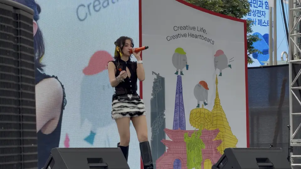 ส้ม มารี (Zom Marie) ศิลปิน T-Pop ณ งาน Sawasdee Seoul Thai Festival 2026