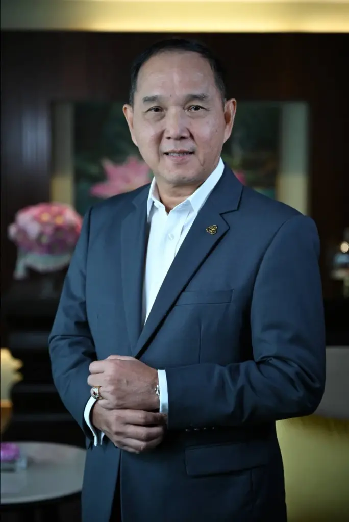 ชาย เอี่ยมศิริ ประธานเจ้าหน้าที่บริหาร บริษัท การบินไทย จำกัด (มหาชน) หรือ THAI