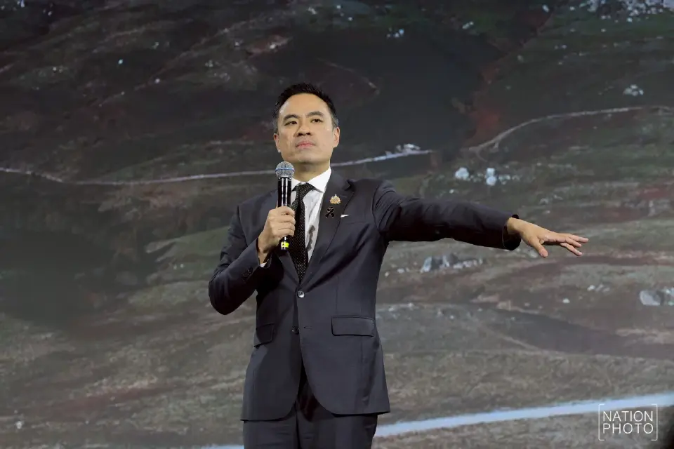 เอกนัฏ พร้อมพันธุ์ รัฐมนตรีว่าการกระทรวงพลังงาน