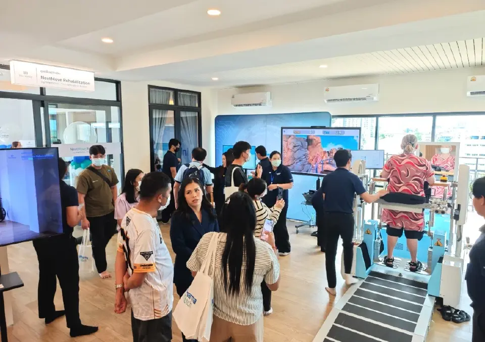 สาธิตการใช้งานเทคโนโลยีและหุ่นยนต์ฟื้นฟูการเคลื่อนไหว ภายในศูนย์ NextMove Rehabilitation