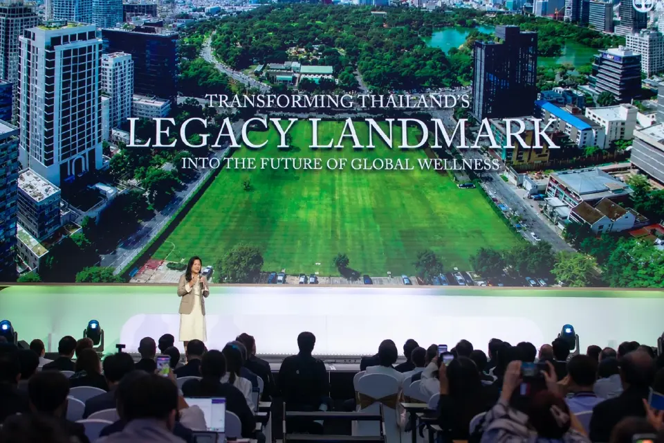 แพทย์หญิงปรมาภรณ์ ปราสาททองโอสถ กรรมการผู้อำนวยการใหญ่ บริษัท กรุงเทพดุสิตเวชการ จำกัด (มหาชน) หรือ BDMS กล่าวเปิดโครงการ “WellEra” 