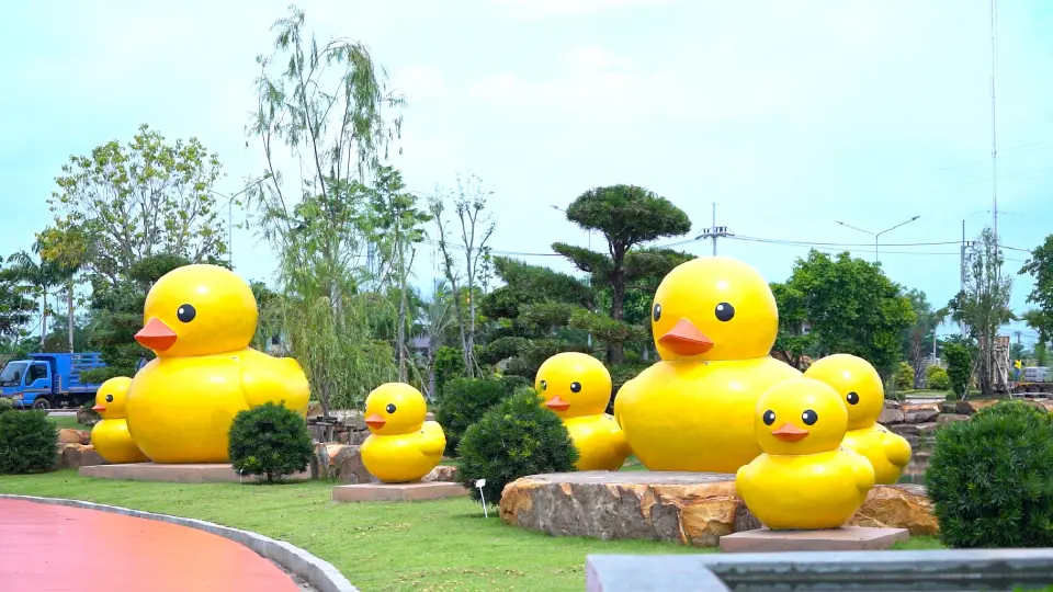 ‘สุริยะ’พาชมพืชสวนโลกอุดร ปักหมุดเที่ยว Wetland แห่งแรกโลก ชูเสน่ห์ “หนองแด” เชื่อมคน-น้ำ-พืช สู่เมืองสีเขียวแห่งอนาคต