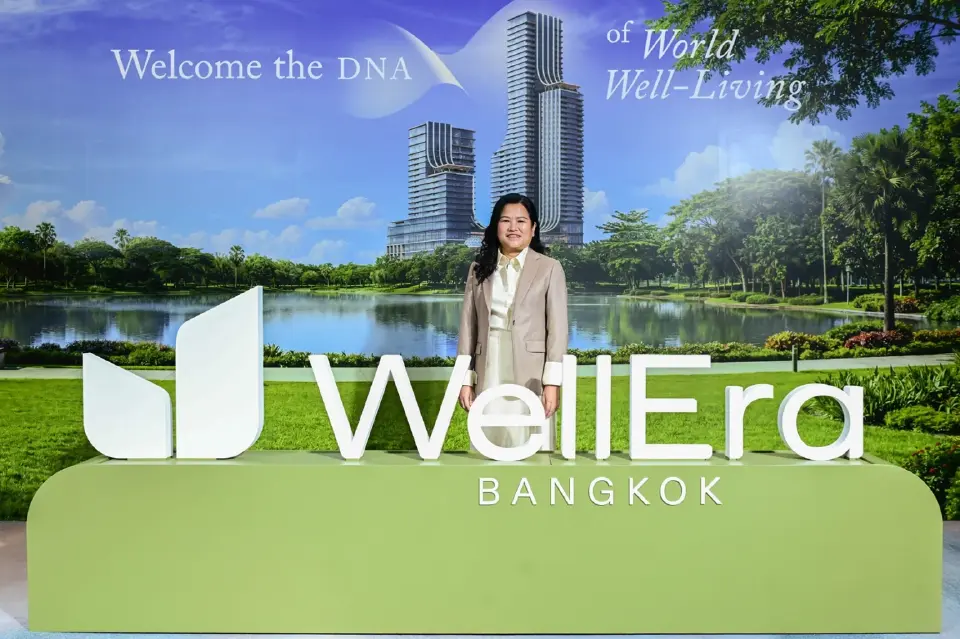 แพทย์หญิงปรมาภรณ์ ปราสาททองโอสถ กรรมการผู้อำนวยการใหญ่ บริษัท กรุงเทพดุสิตเวชการ จำกัด (มหาชน) หรือ BDMS