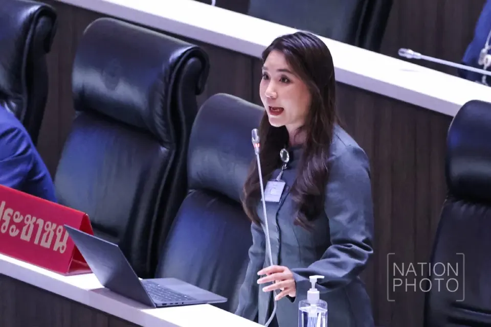 นางสาวศิริกัญญา ตันสกุล ส.ส.บัญชีรายชื่อ รองหัวหน้าพรรคประชาชน อภิปรายในการประชุมสภาผู้แทนราษฎรพิจารณาร่าง พ.ร.บ.งบประมาณรายจ่ายประจำปีงบประมาณ พ.ศ. 2570 