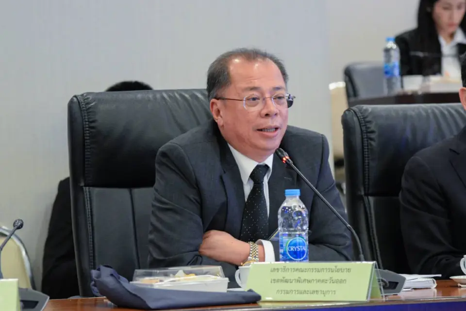นายจุฬา สุขมานพ เลขาธิการคณะกรรมการนโยบายเขตพัฒนาพิเศษภาคตะวันออก (สกพอ.) หรือ EECO เข้าร่วมประชุมบอร์ด กพอ.