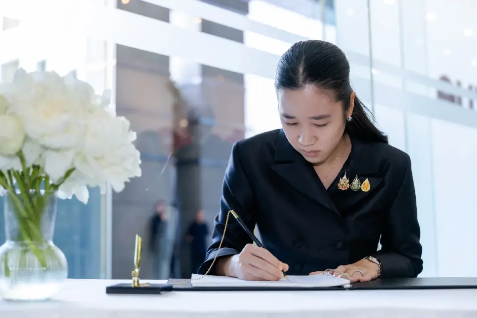 ศุภชัย นำครอบครัวถวายความอาลัย ‘เจ้าฟ้าพัชรกิติยาภาฯ’ น้อมรำลึกพระกรุณาธิคุณ