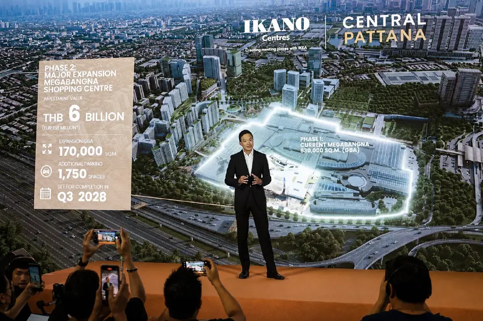 ภูมิ จิราธิวัฒน์ Head of Hotels and Alternative investments บริษัท เซ็นทรัลพัฒนา จำกัด (มหาชน) แถลงข่าวร่วมกับอิคาโน เซ็นเตอร์ เดินหน้าขยายศูนย์การค้าเมกาบางนาเฟส 2 ด้วยงบลงทุน 6,000 ล้านบาท