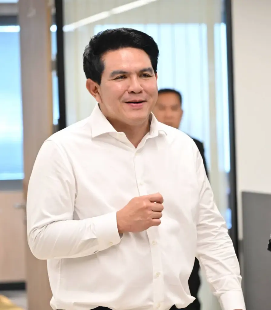 สุรศักดิ์ พันธ์เจริญวรกุล รัฐมนตรีว่าการกระทรวงการท่องเที่ยวและกีฬา