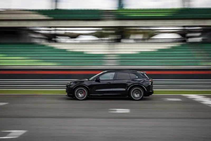 Porsche Cayenne Electric ที่สนามเซปังฯ ประเทศมาเลเซีย