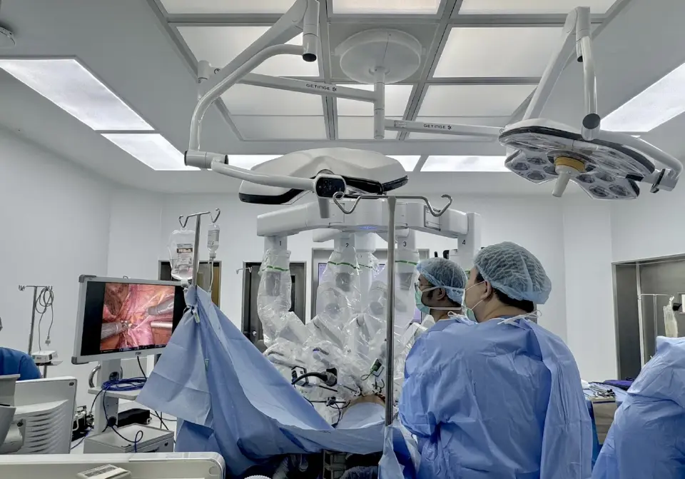 การผ่าตัดปลูกถ่ายไตด้วยเทคโนโลยีหุ่นยนต์ช่วยผ่าตัดดาวินชี่ (Da Vinci Robotic-Assisted Surgery) โดยโรงพยาบาลเวชธานี อินเตอร์เนชันแนล 