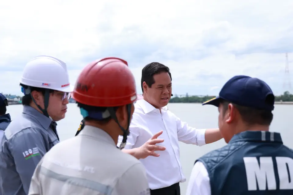สรรเพชญ บุญญามณี รมช.คมนาคม ลงพื้นที่ติดตามเหตุโป๊ะเรือล่ม อ. พระสมุทรเจดีย์ จ.สมุทรปราการ