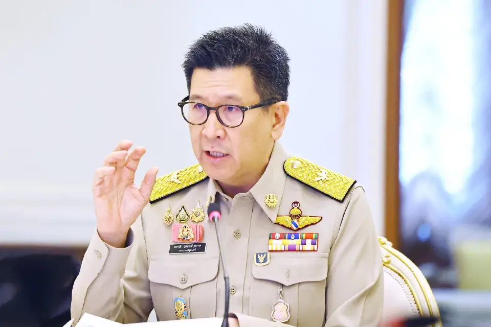 นายเอกนิติ นิติทัณฑ์ประภาศ รองนายกรัฐมนตรีและรัฐมนตรีว่าการกระทรวงการคลัง