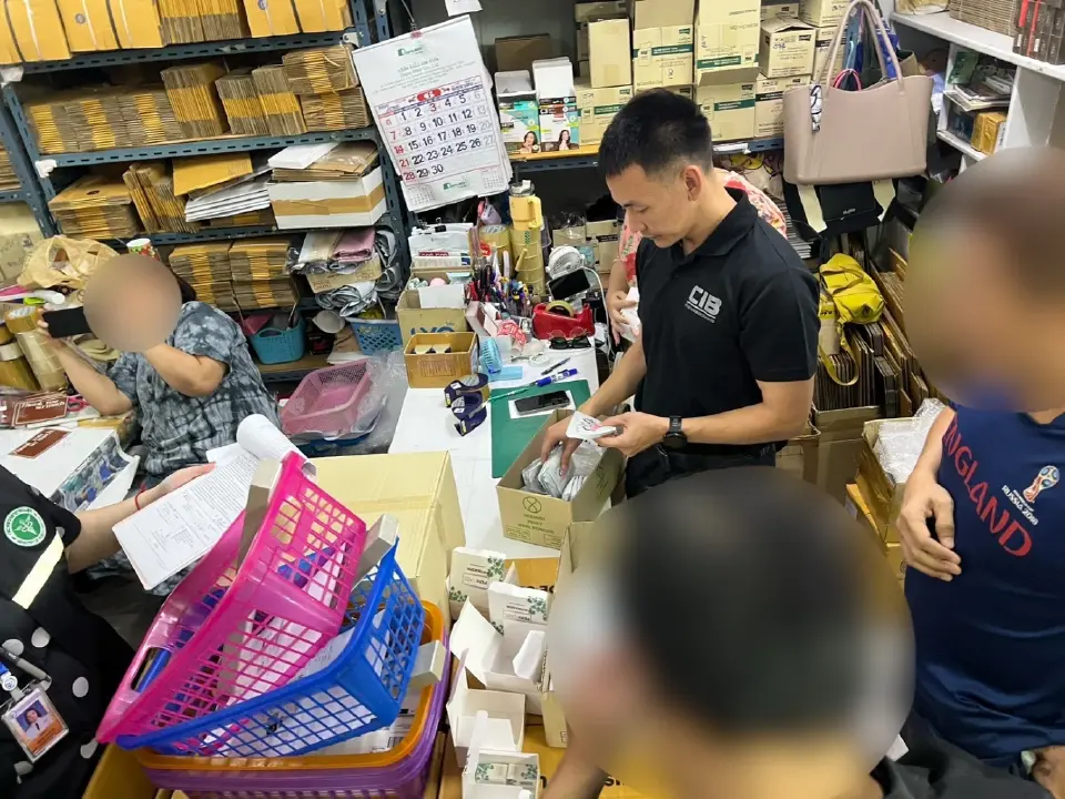 อย.-CIB ทลายแหล่งซุกซ่อน-นำเข้ายารักษาสัตว์เถื่อน Basmi FIB Thailand 