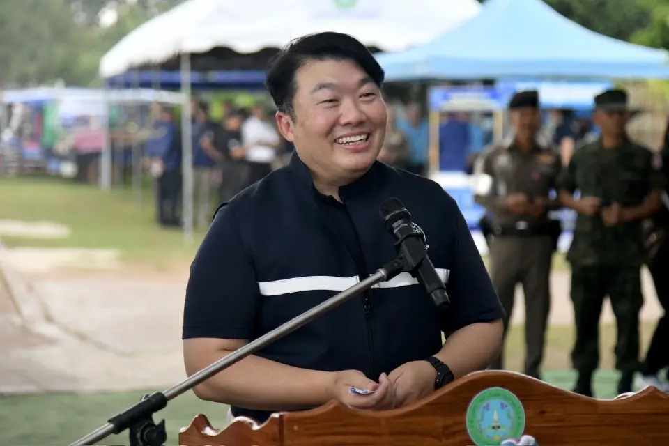 นายสิริพงศ์ อังคสกุลเกียรติ รัฐมนตรีช่วยว่าการกระทรวงคมนาคม ลงพื้นที่ตรวจราชการติดตามความคืบหน้าโครงการสำคัญด้านคมนาคมขนส่งในพื้นที่จังหวัดนครพนม เพื่อเพิ่มประสิทธิภาพในการเดินทางและการขนส่งคนและสินค้า พร้อมหน่วยงานที่เกี่ยวข้อง